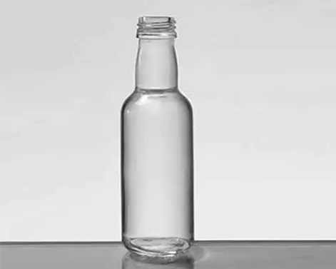 Garrafas de vidro de bebidas alcoólicas redondas