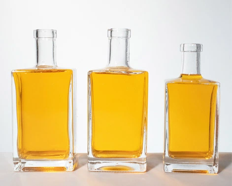 Base de vidro pesado em forma quadrada Premium 750ml Garrafas de Gin com ombro plano